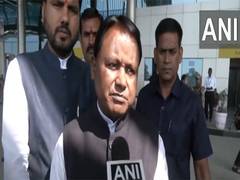 
      
      Odisha CM Majhi at Prayagraj Airport to take part in Mahakumbh
      
      