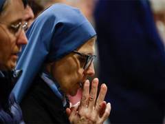 
      
      'Critical' Pope, shows 'mild' signs of kidney failure
      
      