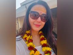 
      
      Preity Zinta attends Maha Kumbh mela
      
      