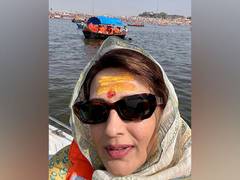 
      
      Actress Sonali Bendre visits Maha Kumbh 2025
      
      