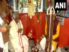 
      
      Haryana Governor offers prayers  in Panchkula on Maha Shivaratri 
      
      