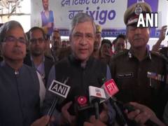 
      
      Ashiwini Vaishnaw arrived at Prayagraj Junction and met officials
      
      