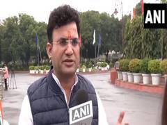 
      
      BJP MLA criticizes AAP on liquor scam
      
      