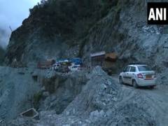 
      
      Uttarakhand: Rishikesh-Badrinath highway blocked due to landslide
      
      
