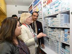 
      
      Delhi: Scholar from Sydney visits Jan Aushadhi Kendra at AIIMS
      
      