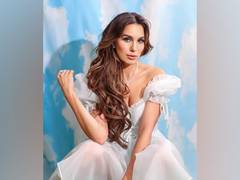 
      
      Christy Carlson Romano says her life has 