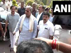 
      
      CM Siddaramaiah, Dy CM Shivakumar arrive at Vidhana Soudha
      
      