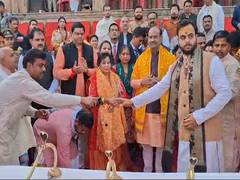
      
      Om Birla and his wife perform prayer at Keshighat 
      
      