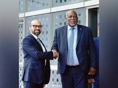 
      
      Guyana PM Brigadier (Retd) Mark Phillips arrives in India
      
      