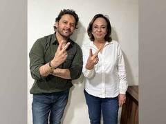 
      
      Neeru Mehta & Javed Ali Create Magic with Mohabbatan Nibhaiyan 
      
      