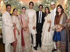 
      
      Shah Rukh Khan turns heads with his stylish look 
      
      
