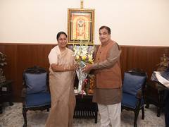 
      
      Delhi CM Rekha Gupta meets Union Minister Nitin Gadkari
      
      
