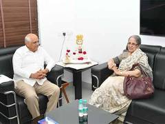 
      
      Gujarat: Uniform Civil Code committee meets CM Patel
      
      