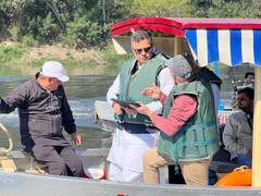 
      
      Parvesh Verma inspects Yamuna cleaning
      
      