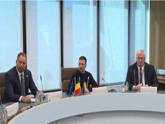 
      
      Zelenskyy hails EU support: 