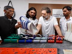 
      
      Rahul Gandhi meets leather crafters, designers in Dharavi
      
      