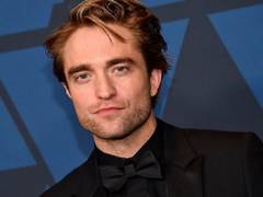 
      
      Robert Pattinson 