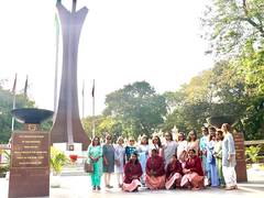 
      
      Indian Army's SCWM appoints all-female team of guides 
      
      