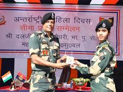 
      
      J-K: DG BSF Chawdhary reviews security along Jammu frontier
      
      