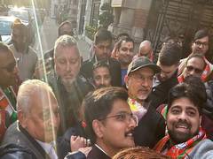 
      
      UK: Jaishankar greeted by well-wishers during morning walk
      
      