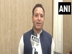 
      
      Sunil Sharma criticizes Omar Abdullah on Gulmarg controversy
      
      