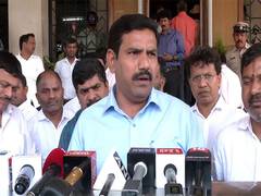 
      
      Vijayendra urges CM to disclose names of ministers in Ranya case
      
      