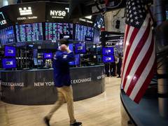 
      
      US stocks plunges as fear grows after Trump's 'recession' remarks
      
      