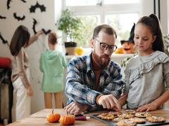 
      
      Good parenting helps, but has limits under major deprivation
      
      