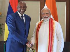 
      
      PM Modi meets Opposition leader of Mauritius
      
      