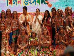 
      
      West Bengal CM Mamata Banerjee attends Dolyatra, Holi Milan Utsav
      
      