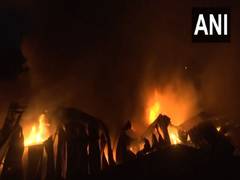 
      
      West Bengal: Major fire breaks out in plastic scrap godown
      
      