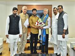 
      
      EAM Jaishankar meets Telangana CM in Delhi
      
      