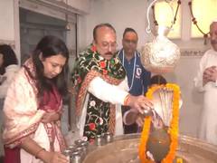 
      
      Ashish Sood offers prayers at Jhandewalan Temple on Holi 
      
      