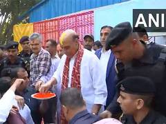 
      
      Rajnath Singh celebrates Holi with public at his residence
      
      