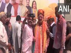 
      
       Minister Ashish Sood joins holi milan in Janakpuri
      
      