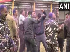 
      
      J-K: SSB soldiers celebrate Holi in Srinagar
      
      