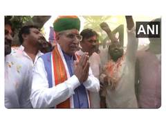 
      
      Andhra: Union Minister Arjun Ram Meghwal attends Holi Milan
      
      