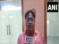
      
      Train collides with truck in Jalgaon, no casualties
      
      