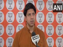 
      
      Shahzad Poonawalla attacks AAP govt over Amritsar temple attacks
      
      