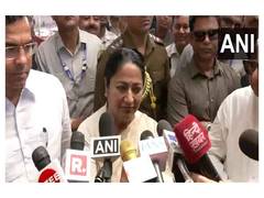 
      
      Delhi CM Rekha Gupta examines drainage system near Sunehari Pulla
      
      