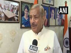 
      
      Pramod Tiwari reacts to AIMPLB Waqf Bill protest
      
      