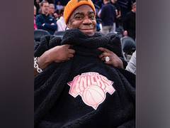 
      
       Tracy Morgan Tracy Morgan exits Knicks Game in wheelchair 
      
      
