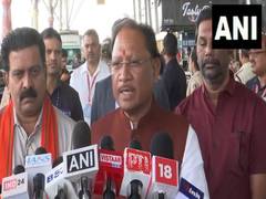 
      
      Chhattisgarh CM meets PM Modi to discuss BJP's victory 
      
      