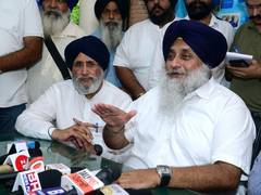 
      
      Farmers Protest: Sukhbir Singh Badal lashes out at Punjab govt
      
      
