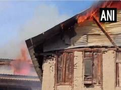 
      
      J-K: Several houses gutted as fire breaks out in Anantnag 
      
      