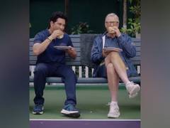 
      
      Bill Gates with Sachin Tendulkar 
      
      
