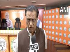 
      
      Subhash attacks Telangana govt over spending money on iftar party
      
      