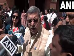 
      
      Kalyan Banerjee criticizes Shivraj Chouhan over central funds
      
      
