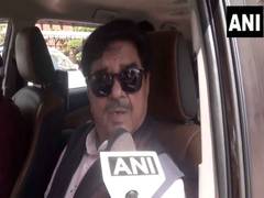 
      
      TMC's Shatrughan backs Rahul Gandhi's allegation on LS Speaker
      
      