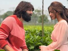
      
      Kartik Aaryan shares romantic picture with Sreeleela
      
      